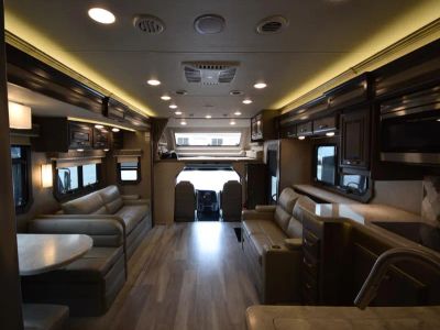 2022 Jayco SENECA - Photo 3