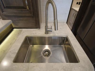 2022 Jayco SENECA - Photo 12
