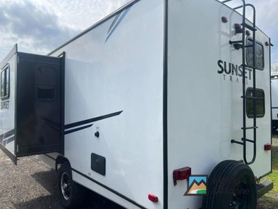 2021 CrossRoads RV Sunset Trail - Photo 3