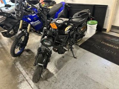 2024 Yamaha XSR700 — front three-quarter view