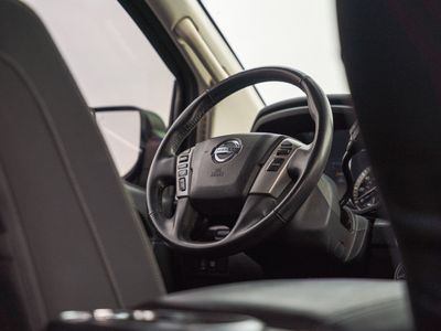 2018 Nissan Titan - Photo 19