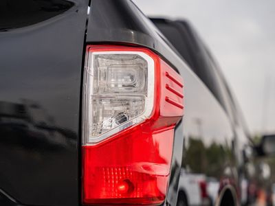 2018 Nissan Titan - Photo 15