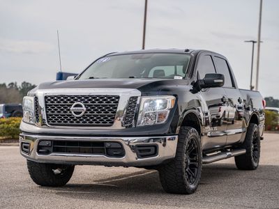 2018 Nissan Titan - Photo 2