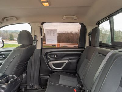 2018 Nissan Titan - Photo 17