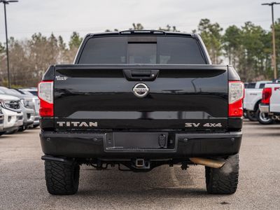2018 Nissan Titan - Photo 5