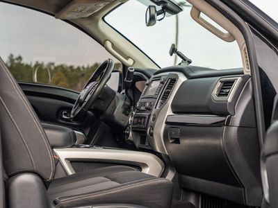 2018 Nissan Titan - Photo 12