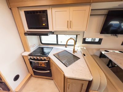 2026 Thor Motor Coach CHATEAU - Photo 11