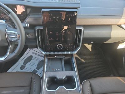 2026 GMC Acadia — photo 13 view