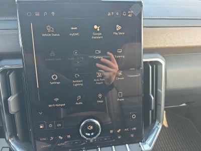 2026 GMC Acadia — photo 11 view