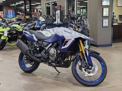 2026 Suzuki V-STROM 800DE — front three-quarter view
