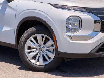 2026 Mitsubishi Outlander — side profile view