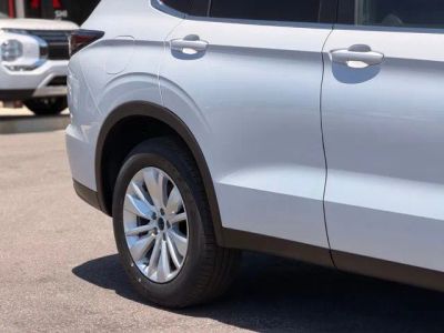 2026 Mitsubishi Outlander — detail view