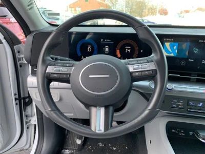 2025 Hyundai Kona SEL - Photo 18