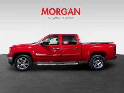 2011 GMC Sierra 1500 — engine compartment view