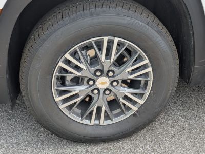 2025 Chevrolet Traverse — photo 9 view