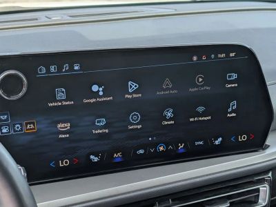2025 Chevrolet Traverse — photo 17 view
