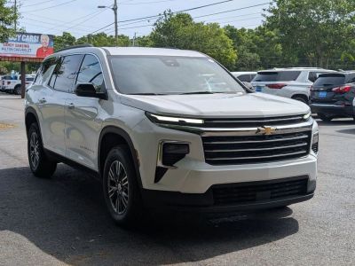 2025 Chevrolet Traverse — photo 7 view