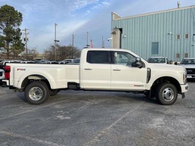 2026 Ford F-350SD - Photo 2