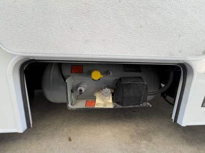 2025 Coachmen LEPRECHAUN — photo 26 view