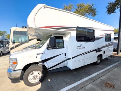 2025 Coachmen LEPRECHAUN — photo 21 view