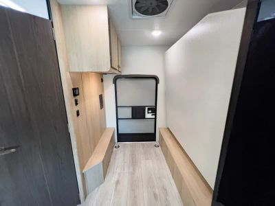 2025 Coachmen LEPRECHAUN — photo 17 view