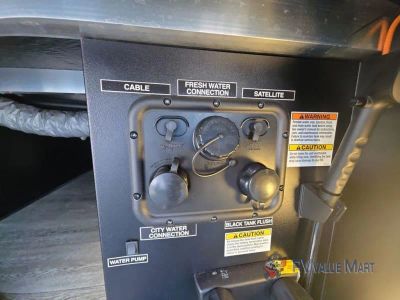 2025 Forest River RV Cherokee Arctic Wolf — photo 15 view