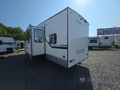 2025 Forest River RV Cherokee Arctic Wolf — photo 7 view
