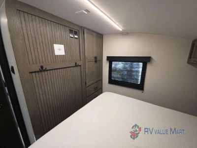 2025 Forest River RV Cherokee Arctic Wolf — photo 28 view