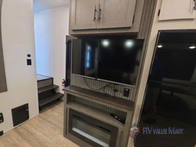 2025 Forest River RV Cherokee Arctic Wolf — photo 26 view
