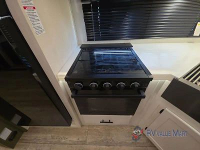 2025 Forest River RV Cherokee Arctic Wolf — photo 25 view