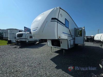 2025 Forest River RV Cherokee Arctic Wolf — detail view
