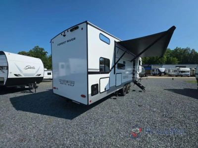 2025 Forest River RV Cherokee Arctic Wolf — photo 9 view