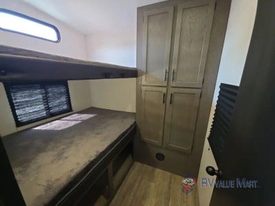 2025 Forest River RV Cherokee Arctic Wolf — photo 31 view