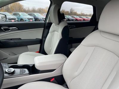2026 Kia Sportage Hybrid — photo 9 view