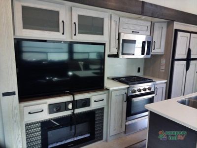 2023 Keystone RV Montana - Photo 25
