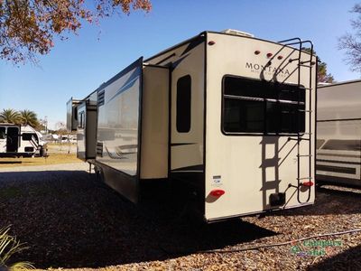 2023 Keystone RV Montana - Photo 5