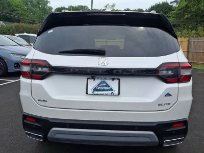2023 Honda Pilot — detail view
