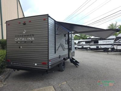2027 Coachmen RV Catalina Summit Series 7 — photo 9 view