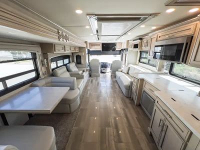 2022 Newmar VENTANA — interior view