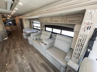 2022 Newmar VENTANA — engine compartment view