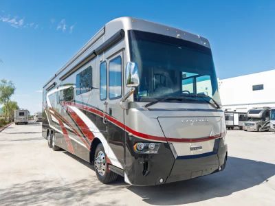 2022 Newmar VENTANA — front three-quarter view