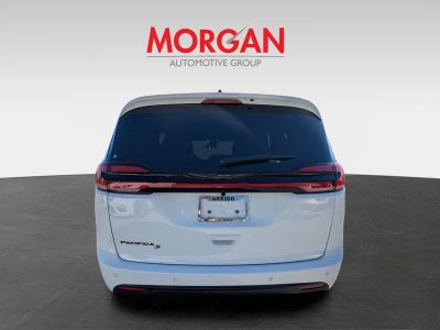 2026 Chrysler Pacifica — detail view