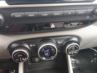 2025 Hyundai Venue - Photo 20