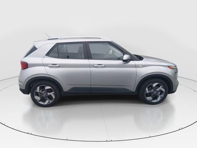 2025 Hyundai Venue - Photo 8