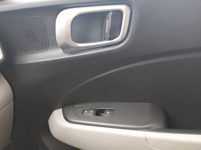 2025 Hyundai Venue - Photo 22
