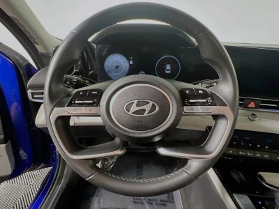 2025 Hyundai Elantra — photo 15 view