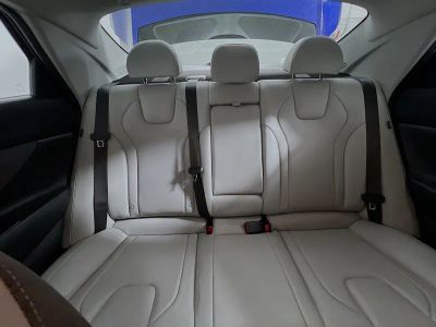 2025 Hyundai Elantra — photo 30 view