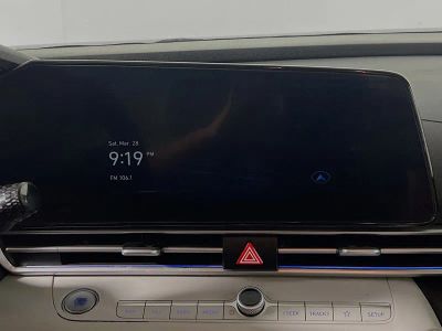 2025 Hyundai Elantra — photo 24 view