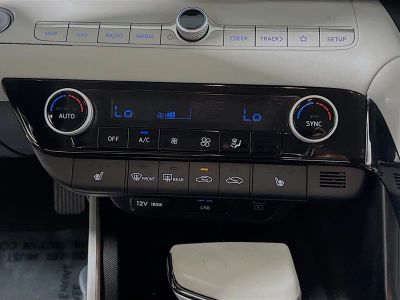 2025 Hyundai Elantra — photo 23 view