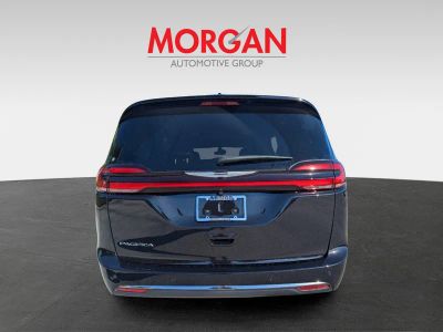 2026 Chrysler Pacifica — detail view